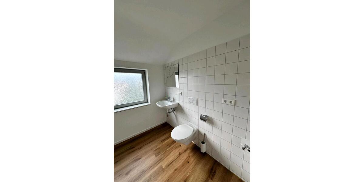 Dachgeschoßwohnung Trossingen - 2 Zimmer, 45 m&sup2;, 550&euro; | Angebot:26112358