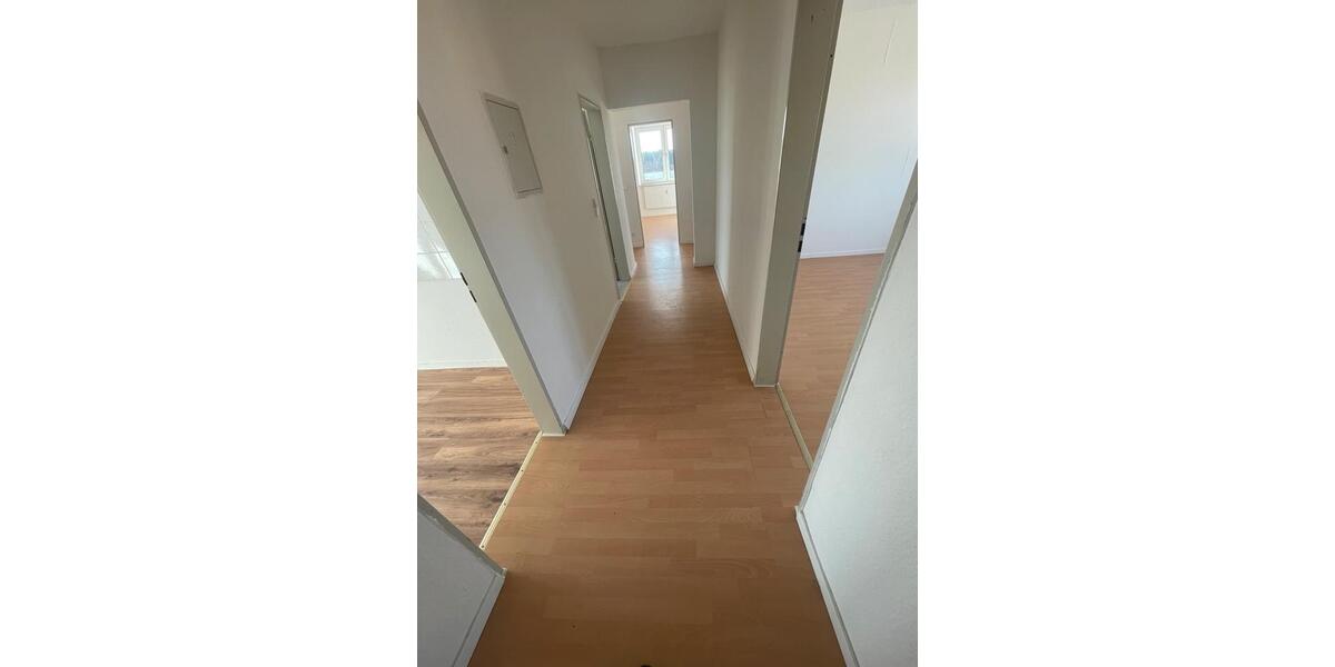 Etagenwohnung Arneburg - 4 Zimmer, 83 m&sup2;, 360&euro; | Angebot:25918655