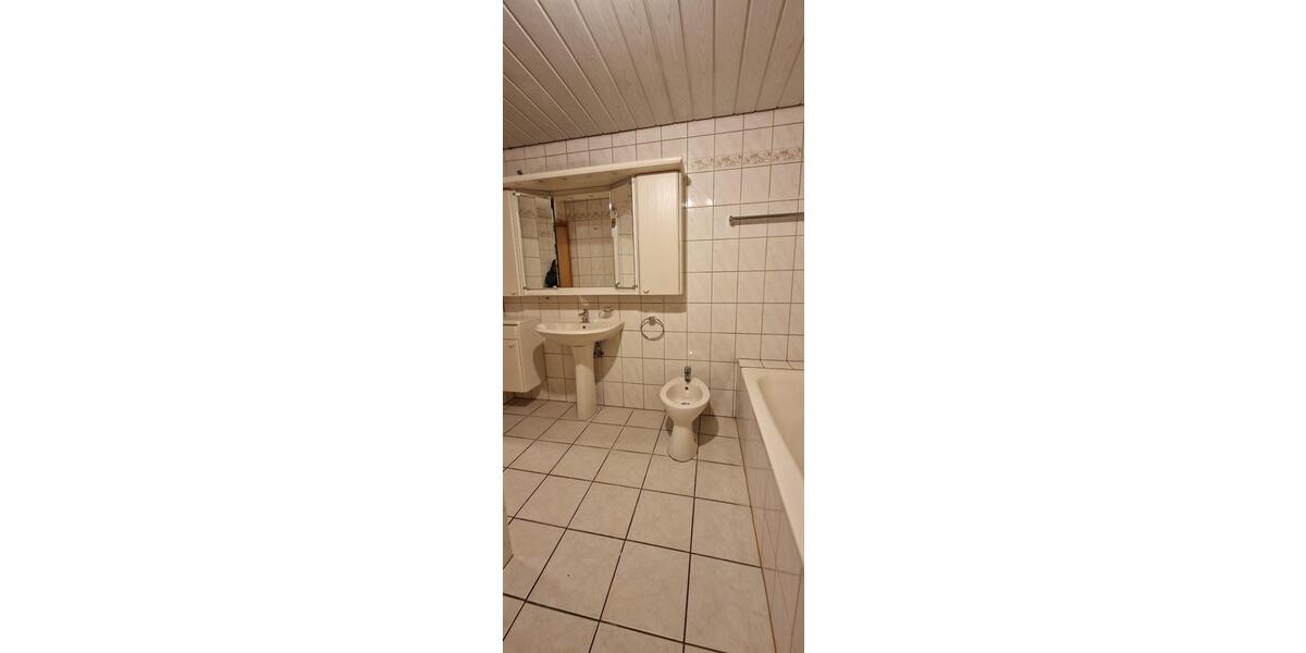 Etagenwohnung Haibach - 2 Zimmer, 140 m&sup2;, 1.300&euro; | Angebot:24636154