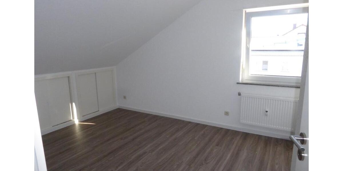 Etagenwohnung Kalbach - 3 Zimmer, 80 m&sup2;, 650&euro; | Angebot:26577810