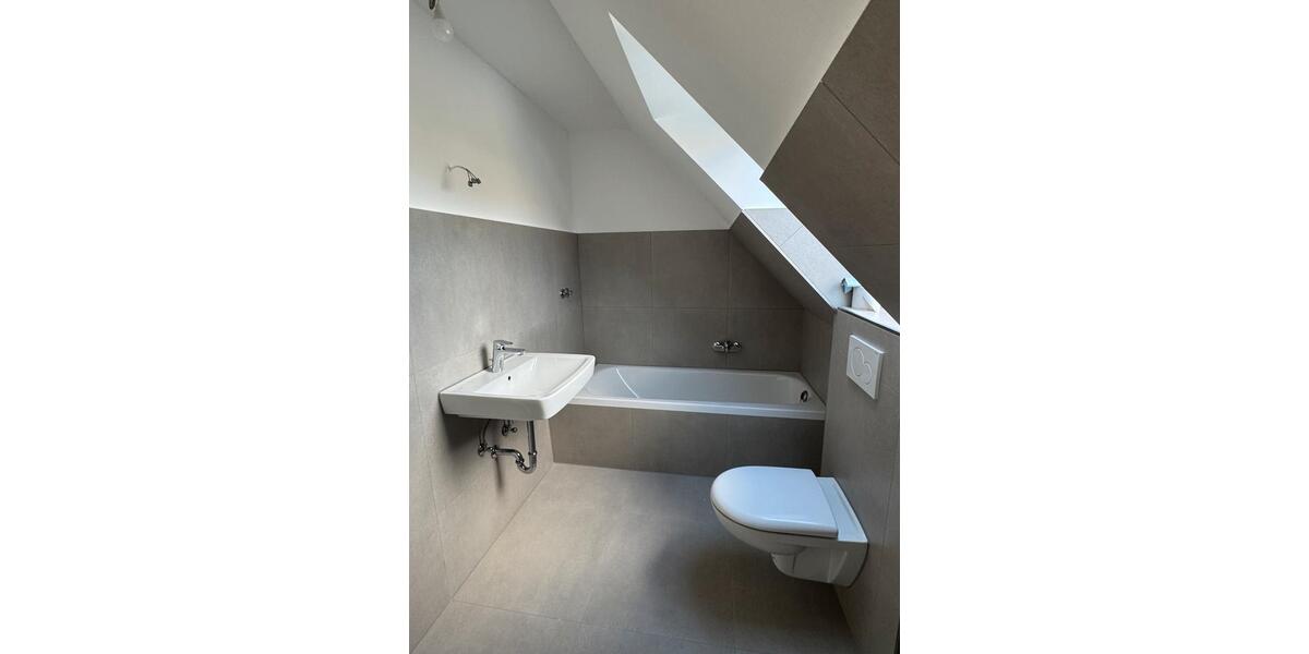 Etagenwohnung Sehnde - 5 Zimmer, 103 m&sup2;, 1.745&euro; | Angebot:26301075