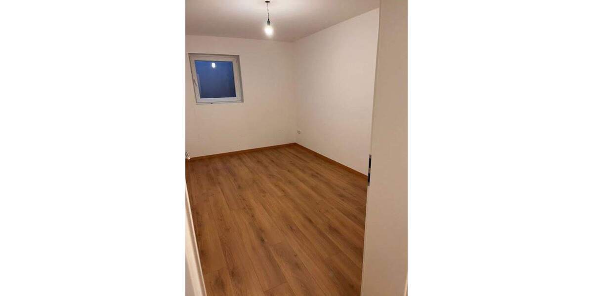 Schöne Doppelhaushälfte 5 zimmer