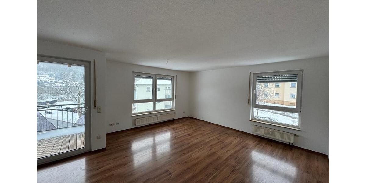 Etagenwohnung Siegen Eiserfeld - 3 Zimmer, 77 m&sup2;, 512&euro; | Angebot:25430660