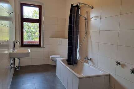 Wohnung Görlitz Südstadt - 2 Zimmer, 72 m&sup2;, 449&euro; | Angebot:27055615