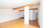 Vermietung: Helle Dachgeschosswohnung mit Balkon und Wohlfühlambiente - Dachgeschoßwohnung Cham | Angebot:24787865