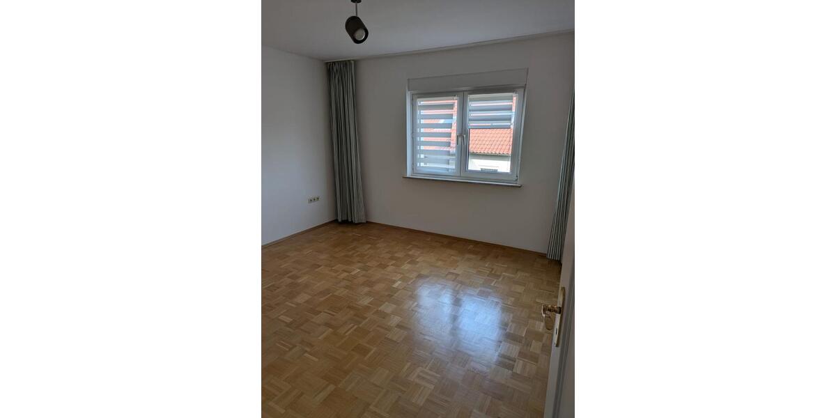 Etagenwohnung Bad Mergentheim - 4 Zimmer, 112 m&sup2;, 1.100&euro; | Angebot:26565148
