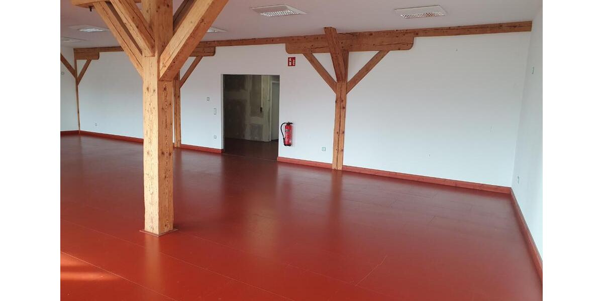 Moderner, heller Büro-Konferenzraum mit hohen Decken - Internet inklusive zimmer