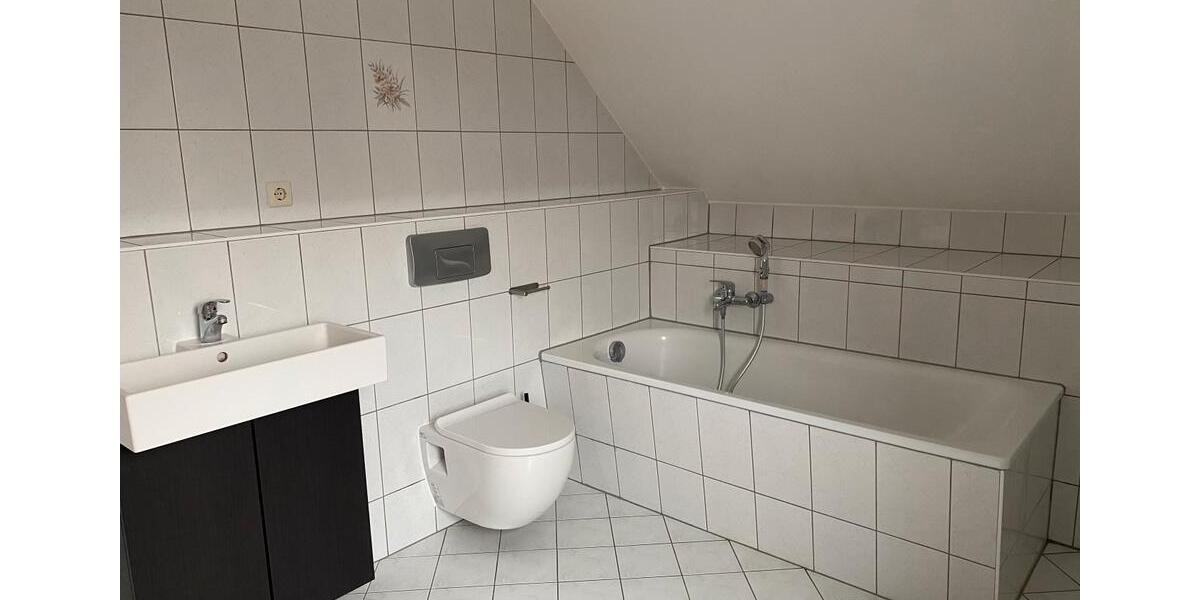 Etagenwohnung Ebersbach - 4 Zimmer, 105 m&sup2;, 1.155&euro; | Angebot:26631586