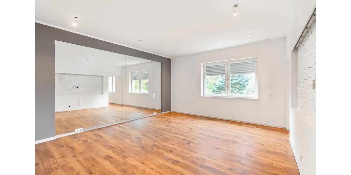 Leben und Arbeiten in Großziethen – Zweifamilienhaus mit großem Garten und Gewerbeeinheit 6 zimmer