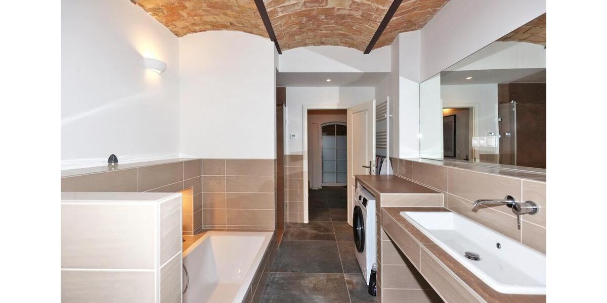 Dachgeschoßwohnung Zossen - 1 Zimmer, 92 m&sup2;, 1.050&euro; | Angebot:26121260