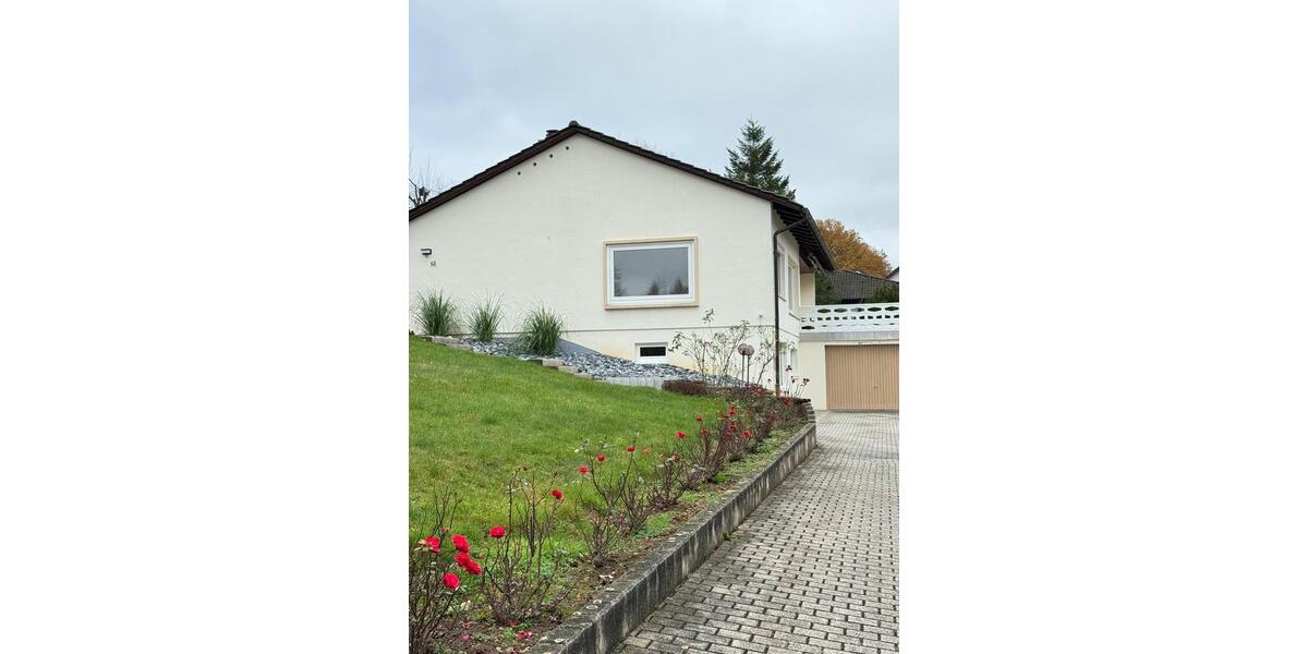 Etagenwohnung Hauneck - 5 Zimmer, 1.400&euro; | Angebot:25098073