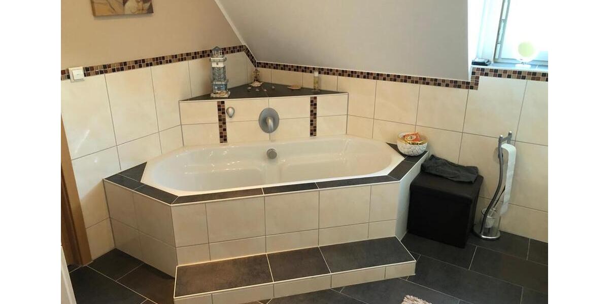 Einfamilienhaus Einbeck - 7 Zimmer, 220 m&sup2;, 1.890&euro; | Angebot:24976077