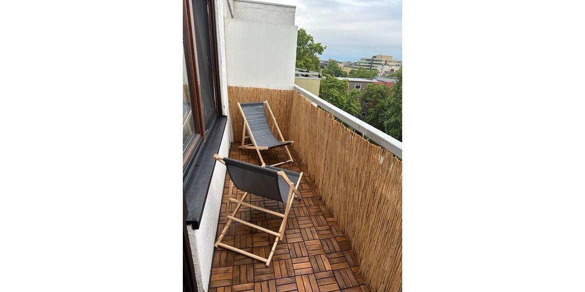 Dachgeschoßwohnung Ludwigshafen am Rhein - 2.5 Zimmer, 50 m&sup2;, 1.500&euro; | Angebot:24352309