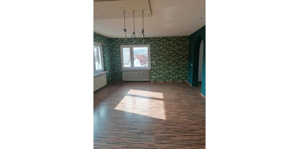 Etagenwohnung Morschen - 3 Zimmer, 90 m&sup2;, 710&euro; | Angebot:26024525