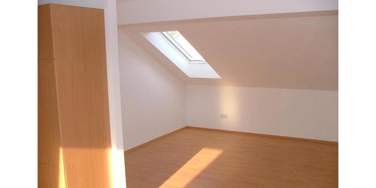 Dachgeschoßwohnung Adlkofen - 1 Zimmer, 42 m&sup2;, 450&euro; | Angebot:25158110