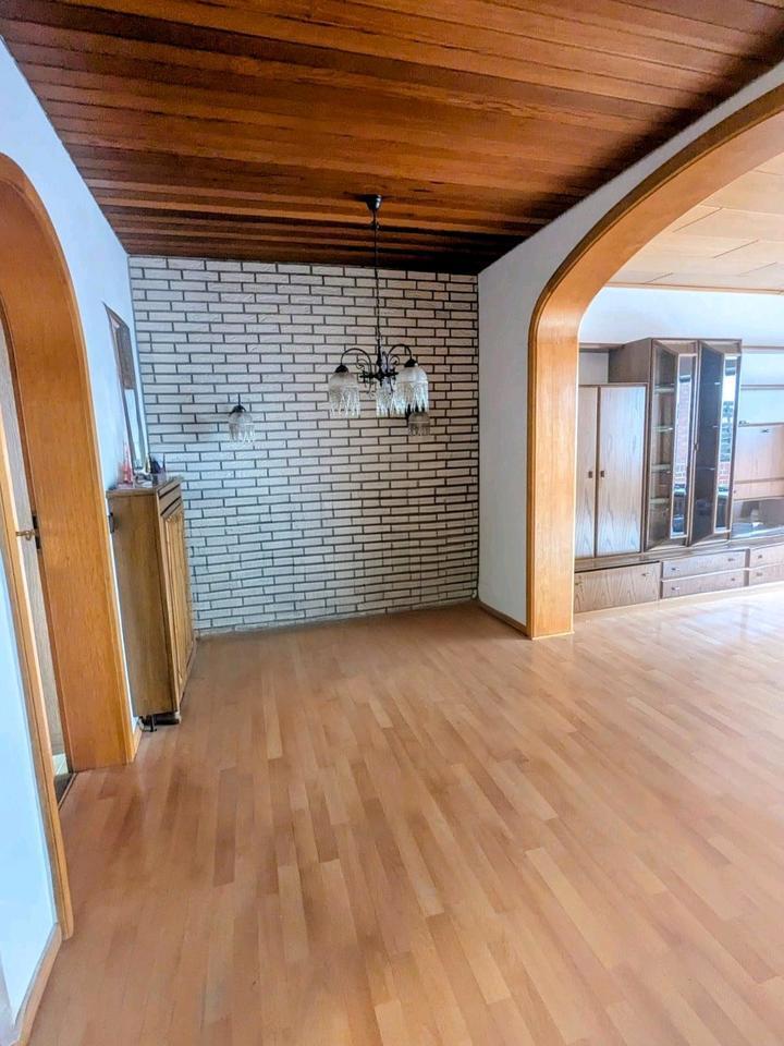 Reihenmittelhaus in zentraler, ruhiger Lage von Lehrte zimmer