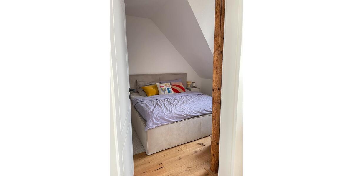 Dachgeschoßwohnung Ratingen Homberg - 3 Zimmer, 100 m&sup2;, 1.430&euro; | Angebot:26552489