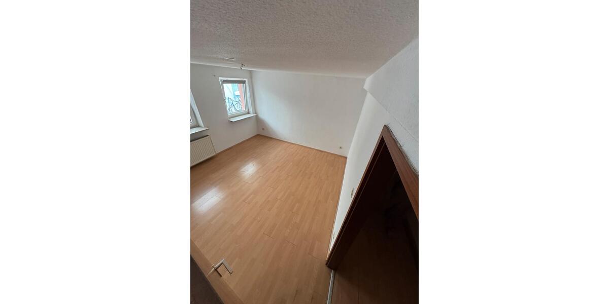 Erdgeschoßwohnung Weidhausen bei Coburg - 4 Zimmer, 90 m&sup2;, 510&euro; | Angebot:24870736