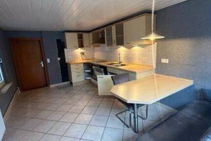 Möblierte 3 ZKB mit EBK und Hofnutzung 3 zimmer