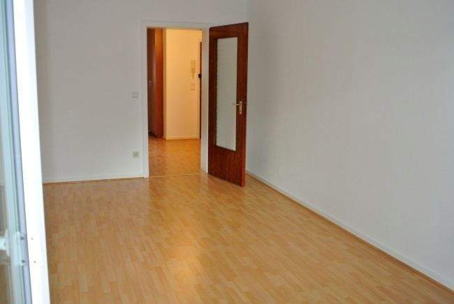 schickesgepflegtes und renoviertes Großraum-Apartment mit Balkon **Hochparterre 1 zimmer