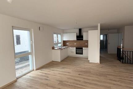 Wohnung Crailsheim - 3 Zimmer, 102 m&sup2;, 1.260&euro; | Angebot:25421002