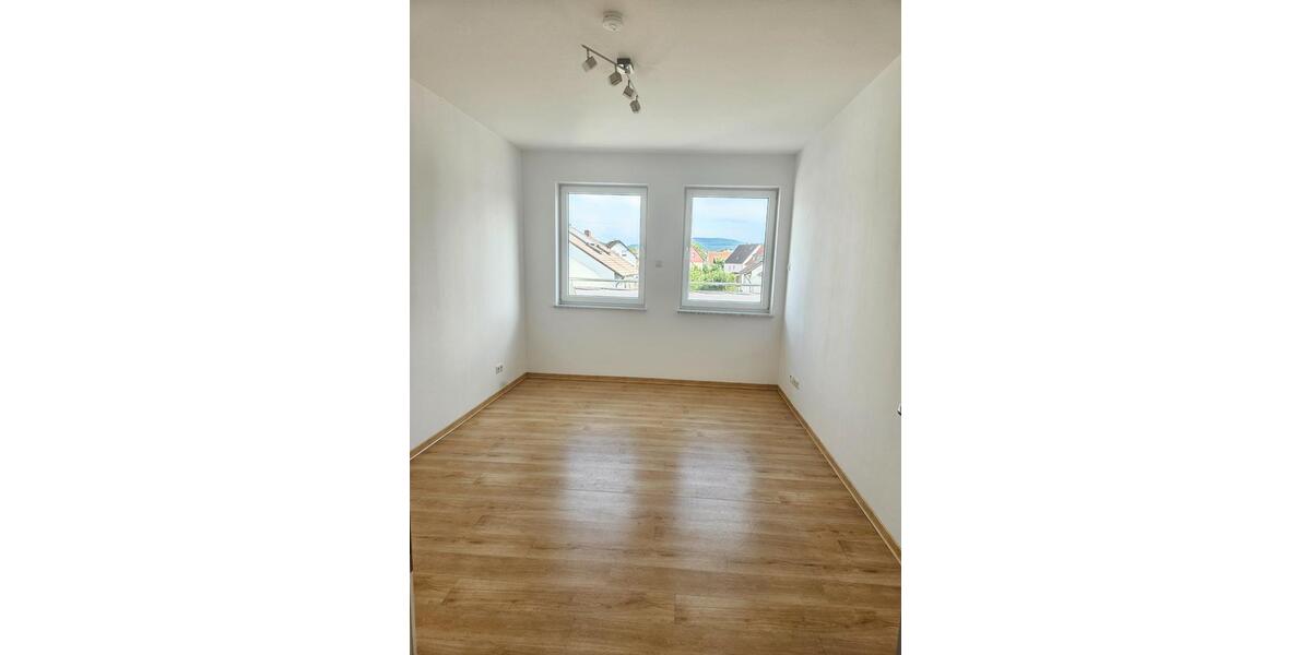 Dachgeschoßwohnung Bad Staffelstein - 3 Zimmer, 93 m&sup2;, 790&euro; | Angebot:23328351