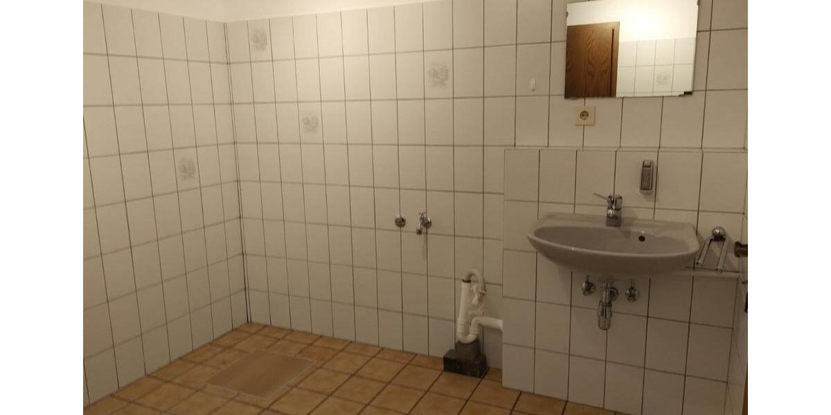 Souterrain-Wohnung 2 zimmer