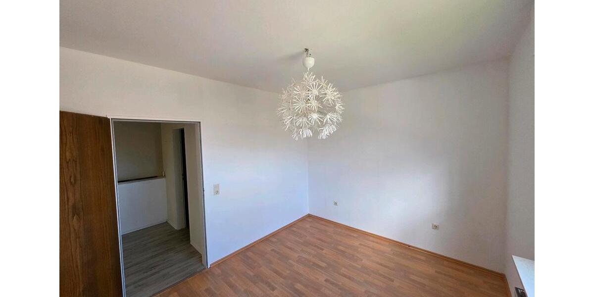 Etagenwohnung Saterland - 8 Zimmer, 125 m&sup2;, 800&euro; | Angebot:26647148