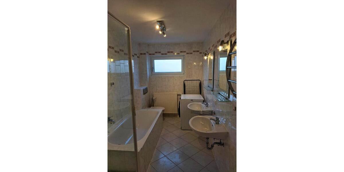 Erdgeschoßwohnung Marburg Cappel - 4 Zimmer, 110 m&sup2;, 1.300&euro; | Angebot:26698340