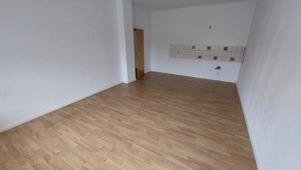 Dachgeschoßwohnung Crimmitschau - 2 Zimmer, 46 m&sup2;, 250&euro; | Angebot:14362944