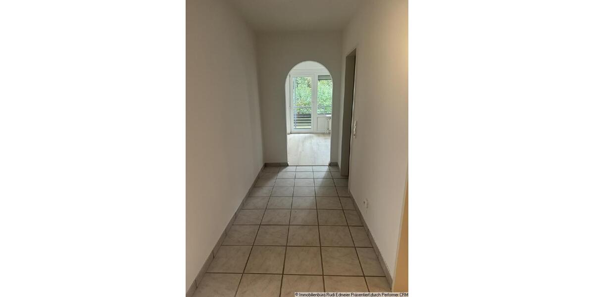 Erdgeschoßwohnung Deggendorf - 3.5 Zimmer, 91 m&sup2;, 790&euro; | Angebot:26548873
