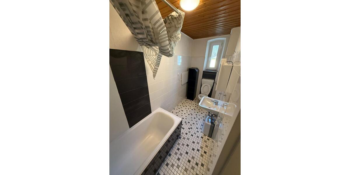 Wohnen auf Zeit Wunsiedel - 10 Zimmer, 85 m&sup2;, 20&euro; | Angebot:23569879