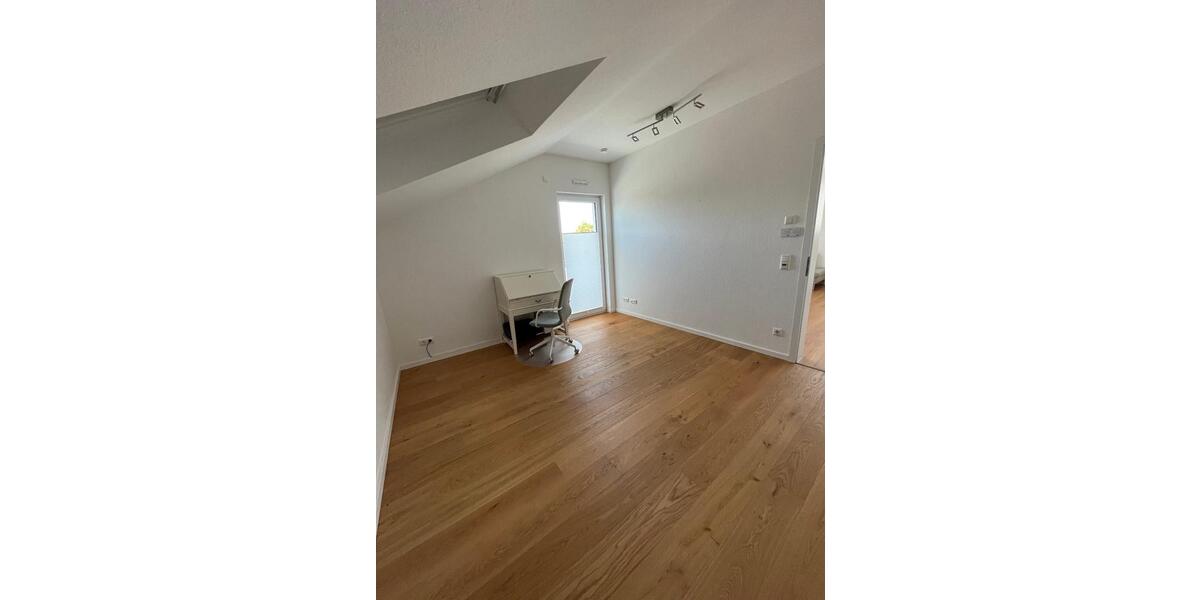 Dachgeschoßwohnung Vettweiß - 3 Zimmer, 84 m&sup2;, 1.086&euro; | Angebot:26609174