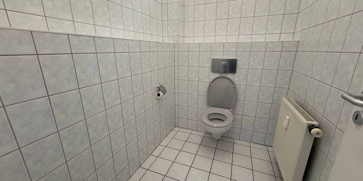 Gewerbeobjekt Chemnitz Altendorf - 3 Zimmer, 245 m&sup2;, 1.400&euro; | Angebot:26816315