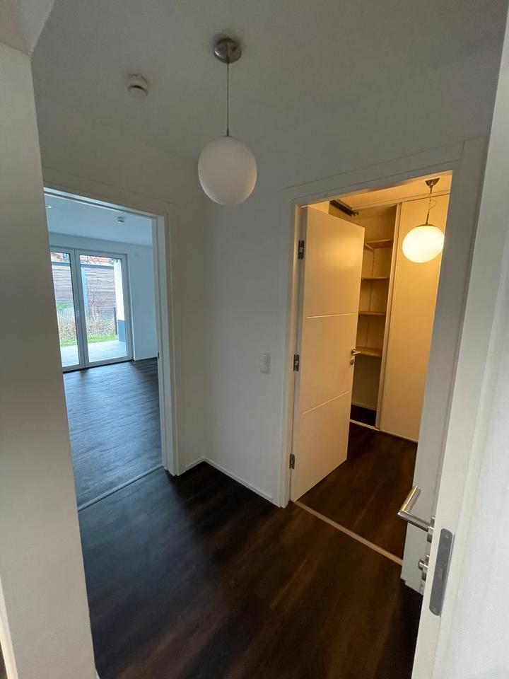 Moderne, lichtdurchflutete 2ZKB Wohnung ab 01.11.25 zu vermieten