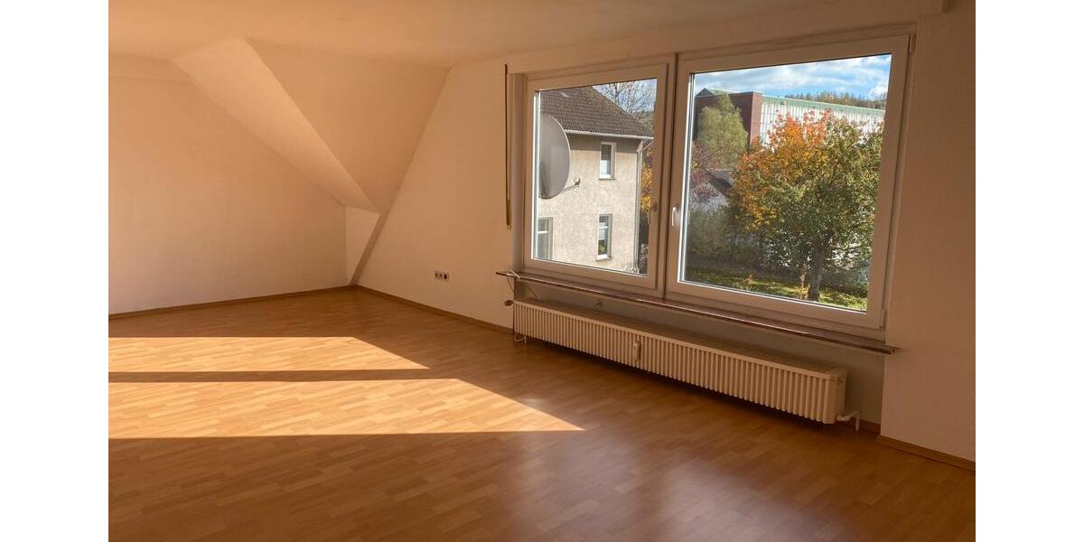Etagenwohnung Hilchenbach - 4 Zimmer, 140 m&sup2;, 800&euro; | Angebot:26605412