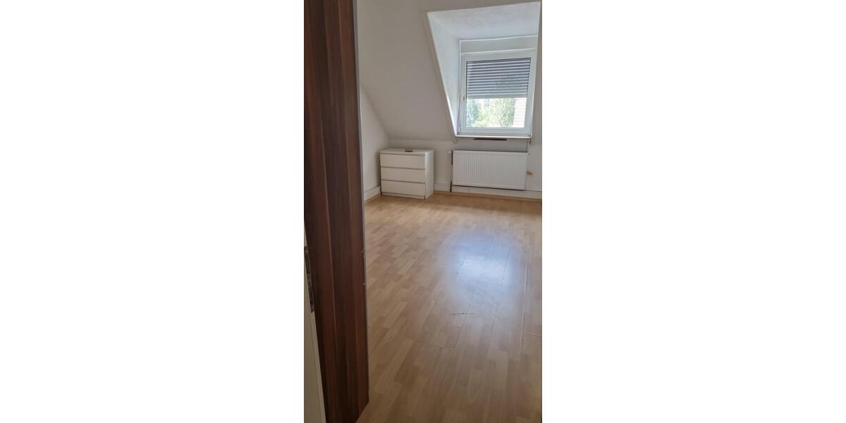 Etagenwohnung Ludwigshafen am Rhein Mundenheim - 3 Zimmer, 100 m&sup2;, 1.000&euro; | Angebot:26237380