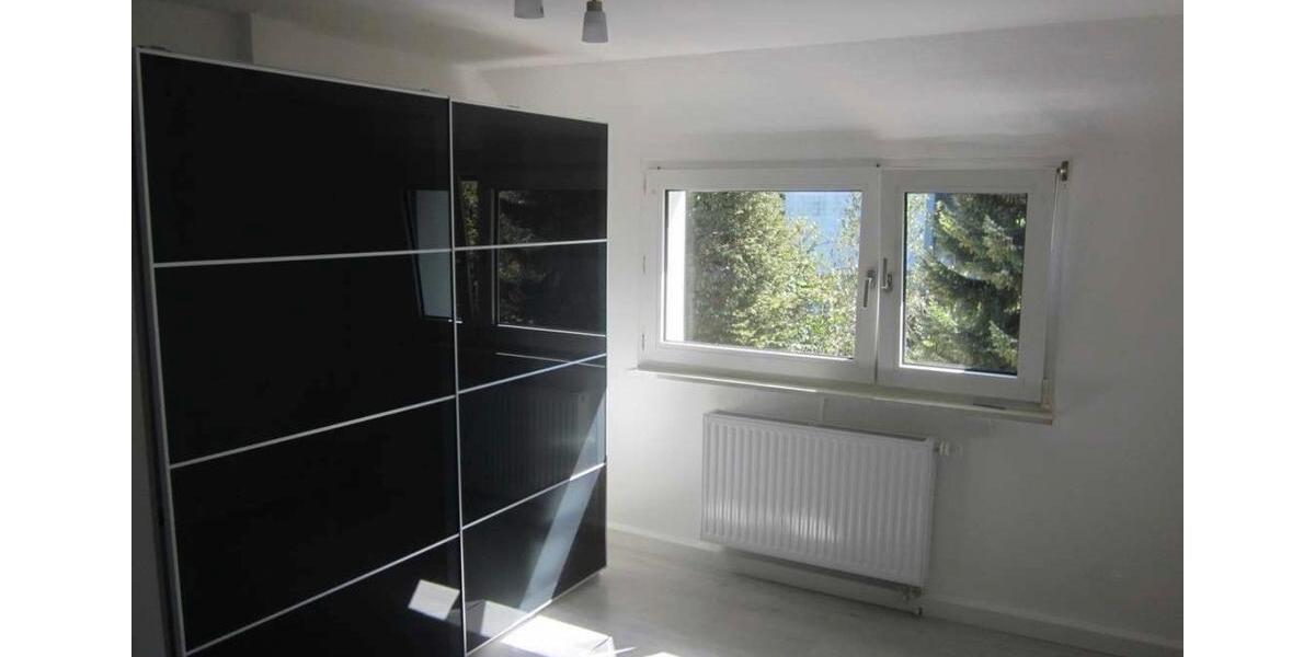 Dachgeschoßwohnung Remscheid - 2.5 Zimmer, 55 m&sup2;, 588&euro; | Angebot:24652193