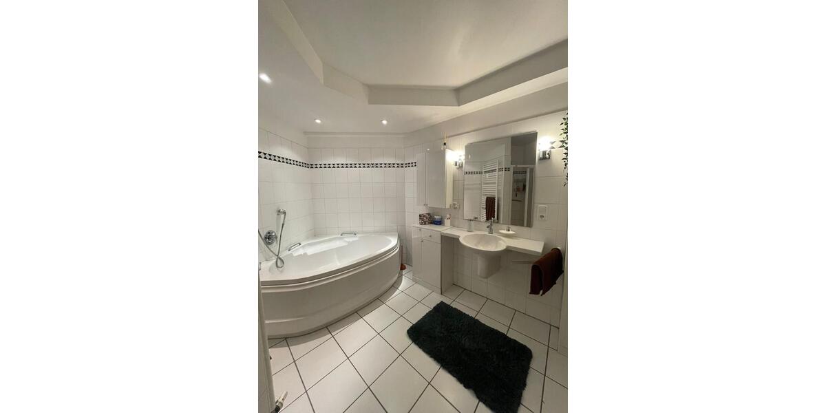 Einfamilienhaus Oldenburg Dobbenviertel - 14 Zimmer, 100 m&sup2;, 375&euro; | Angebot:24526414