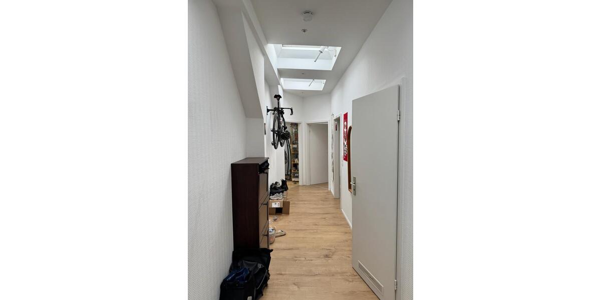 Dachgeschoßwohnung Berlin Charlottenburg-Wilmersdorf - 3 Zimmer, 90 m&sup2;, 1.300&euro; | Angebot:26461013