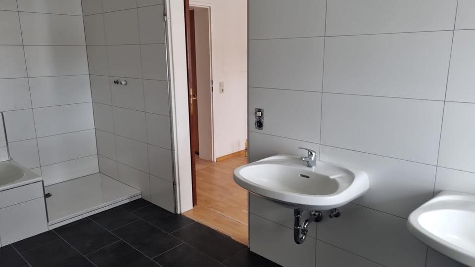 Etagenwohnung Beverungen - 3 Zimmer, 100 m&sup2;, 490&euro; | Angebot:24744827