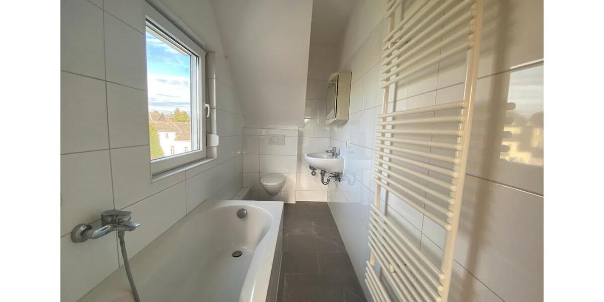 Dachgeschoßwohnung Friedberg (Hessen) - 3 Zimmer, 67 m&sup2;, 1.300&euro; | Angebot:26023216