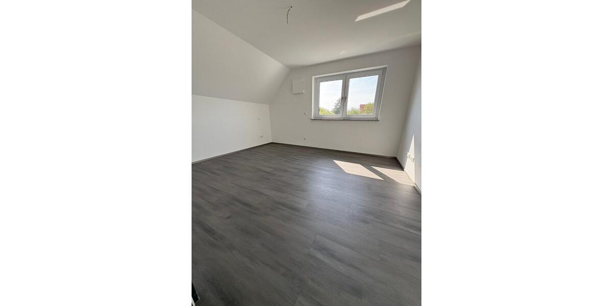 Dachgeschoßwohnung Donauwörth - 3 Zimmer, 90 m&sup2;, 1.037&euro; | Angebot:24660669