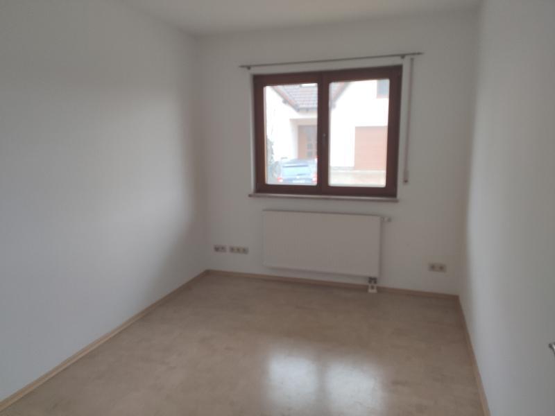 4 Zi. Wohnung im EG mit Garten und Terrasse 4 zimmer