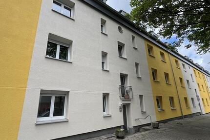 Bei VIVAWEST die Sonnenstrahlen auf dem eigenen Balkon genießen. zimmer