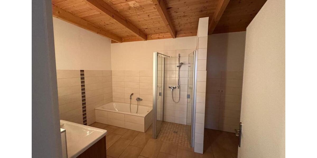 Etagenwohnung Stapel - 3 Zimmer, 100 m&sup2;, 950&euro; | Angebot:26342016