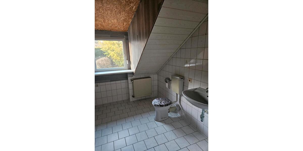 Dachgeschoßwohnung Niederaula - 4 Zimmer, 107 m&sup2;, 950&euro; | Angebot:26065932
