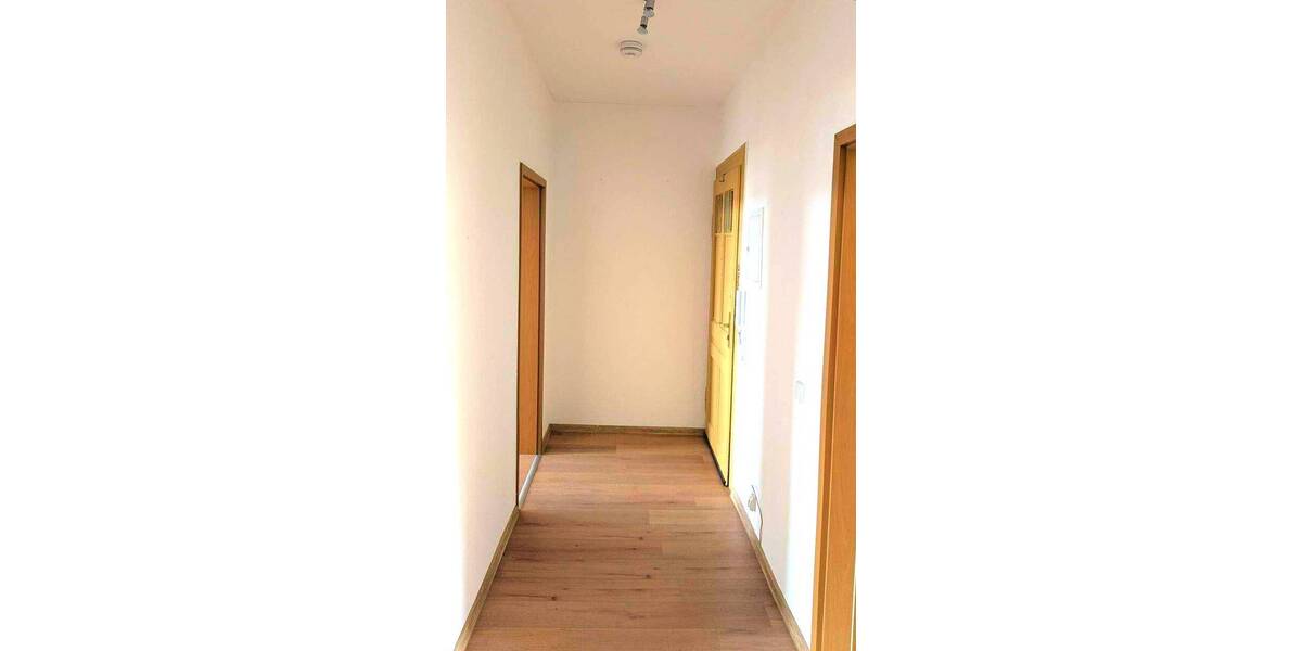 Etagenwohnung Weißenfels - 2 Zimmer, 65 m&sup2;, 450&euro; | Angebot:26753155