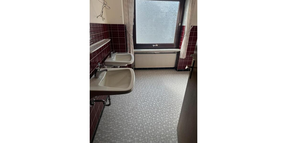 Einfamilienhaus Langenhagen Brink - 8 Zimmer, 168 m&sup2;, 2.600&euro; | Angebot:25422934