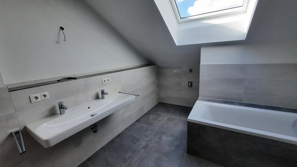 Dachgeschoßwohnung Emmerting - 3 Zimmer, 95 m&sup2;, 1.020&euro; | Angebot:25965976